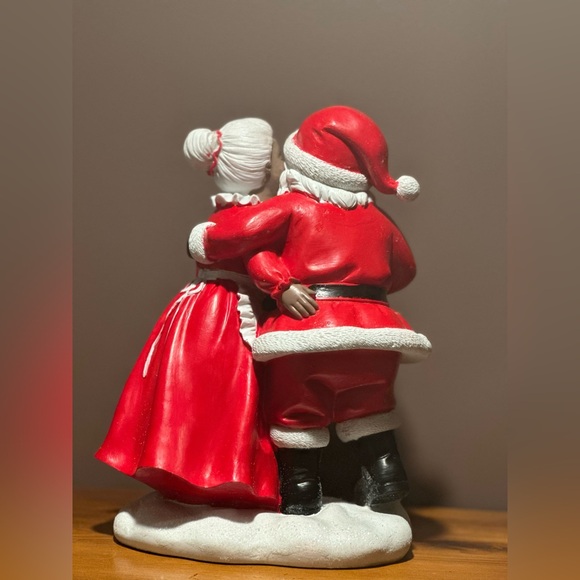Festive Santa and Mrs. Claus Holiday Decor (new without tags) - Picture 2 of 2